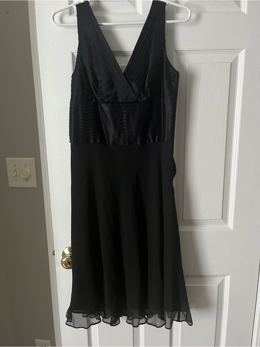 Anne Klein Black Sleeveless V-Neck Midi Dress